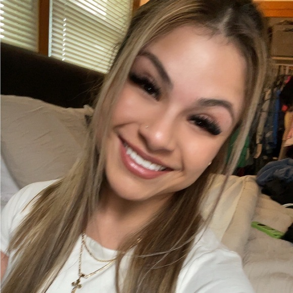 Meet your Posher, Yael - Picture 1 of 1